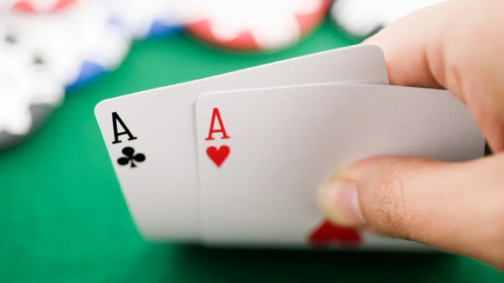 What makes online slots different from various other games of casinos
